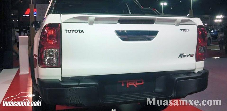 Toyota Hilux TRD 2017 giá bao nhiêu? Thiết kế nội ngoại thất & vận hành 4