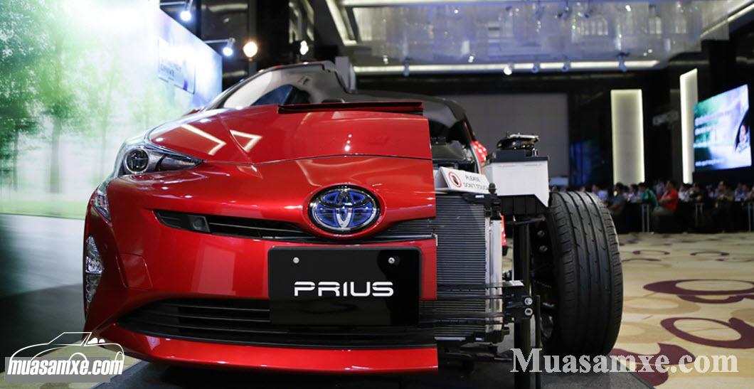 Đánh giá ưu nhược điểm Toyota Prius 2017 cùng giá bán mới nhất tại Việt Nam 2