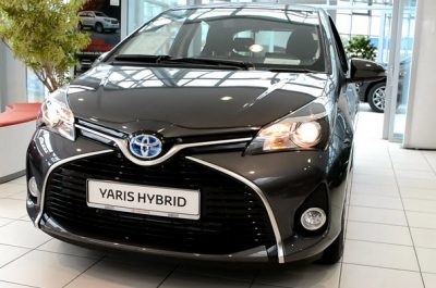 Toyota Yaris hybrid có những gì?