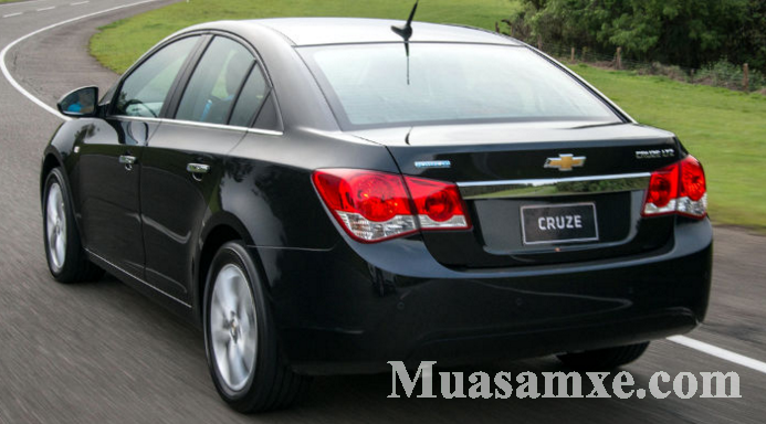 Đánh giá xe Chevrolet Cruze 2015 về hình ảnh, giá bán thị trường 3