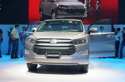 Giá xe Toyota Innova 2017 gần 1 tỷ VNĐ, có nên mua hay không?