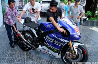 Cận cảnh Yamaha YZR-M1 siêu mô tô triệu USD sắp trình làng tại Đà Nẵng