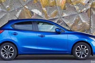 Đánh giá & So sánh giữa Ford Fiesta Titanium và Mazda 2 sedan 2016