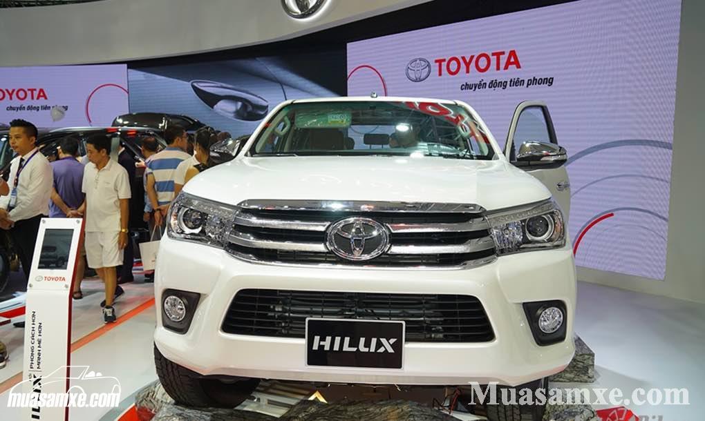 Đánh giá xe Toyota Hilux 2017 về ưu nhược điểm và nội ngoại thất
