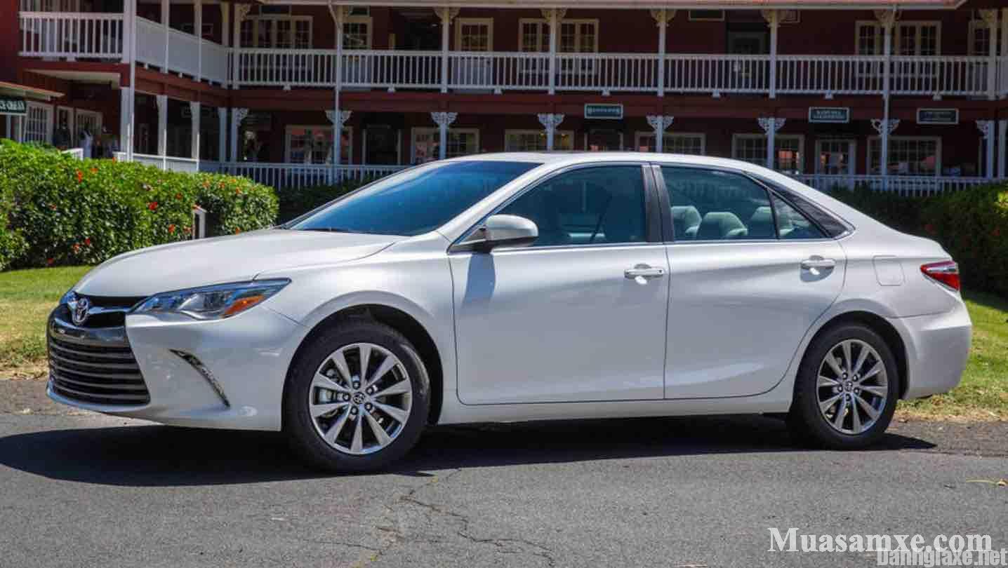 Discontinued Camry 20152019 Hybrid 20152017 on road Price  Toyota  Camry 20152019 Hybrid 20152017 Features  Specs