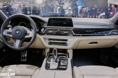Đánh giá nội thất xe BMW M760Li 2017 xDrive và trang bị động cơ