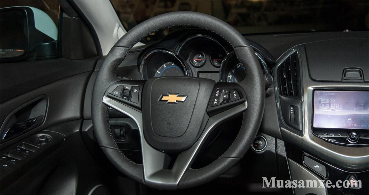 2017 Chevrolet Cruze Reviews Insights and Specs  CARFAX