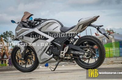 Cận cảnh Honda CBR150R độ thành CBR250RR 2016 cực chất tại Indonesia