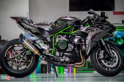 Cận cảnh siêu moto tiền tỷ Kawasaki H2 độ lên 231 mã lực