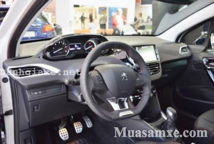 Đánh giá xe Peugeot 208 GT Line 2017 về hình ảnh thiết kế và vận hành 4