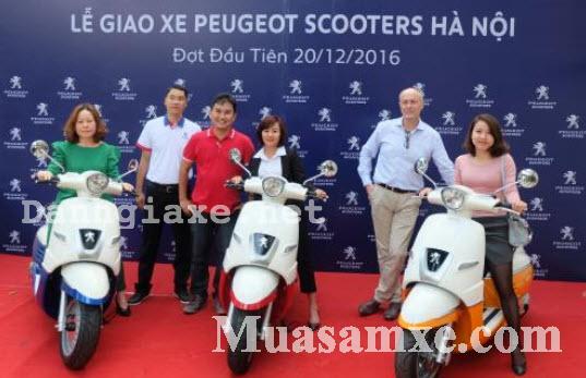 Peugeot Scooters đến tay những khách hàng đầu tiên tại Việt Nam