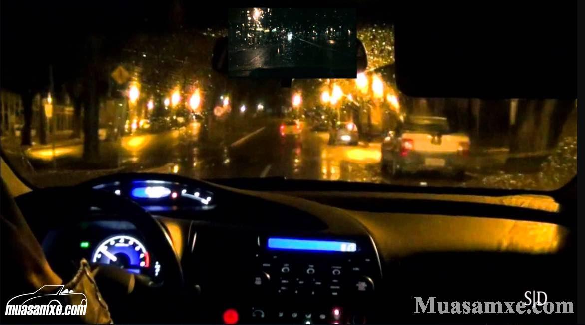 Kinh nghiệm lái xe vào ban đêm và cách sử dụng đèn hiệu quả khi đi đường trường