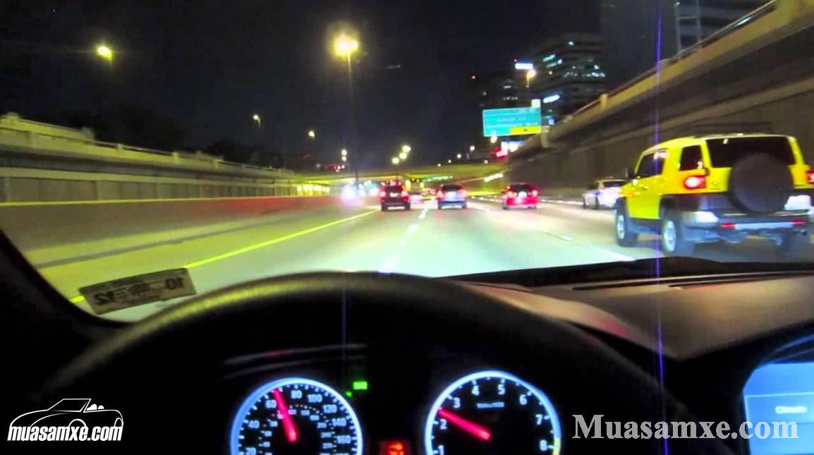 Kinh nghiệm lái xe vào ban đêm và cách sử dụng đèn hiệu quả khi đi đường trường