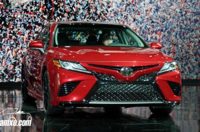 Những điểm mới trên Toyota Camry 2018 về thiết kế nội ngoại thất & vận hành