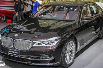 BMW M760Li Xdrive 2017 giá hơn 362.000 USD tại thị trường Đông Nam Á