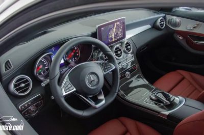 Đánh giá xe Mercedes C300 AMG 2019 về thiết kế nội thất và giá bán