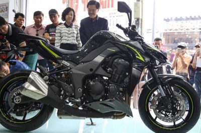 Đánh giá xe Kawasaki Z1000 2018 thế hệ mới kèm hình ảnh thực tế