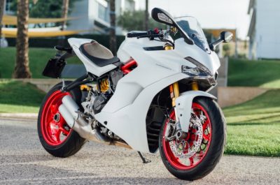 Ducati SuperSport 2018 giá bao nhiêu? Thiết kế vận hành xe có gì mới?