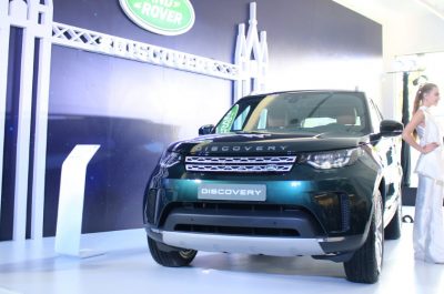 Land Rover Discovery 2017- 2018 giá bao nhiêu? Đánh giá thiết kế vận hành