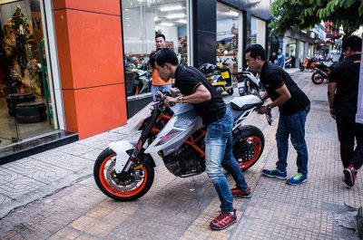 KTM 1290 Super Duke R tiếp tục về đại lý với giá 638 triệu đồng