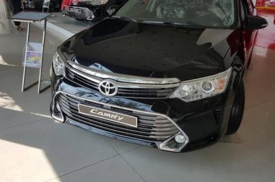 Đánh giá ngoại thất Toyota Camry 2018 kèm động cơ vận hành