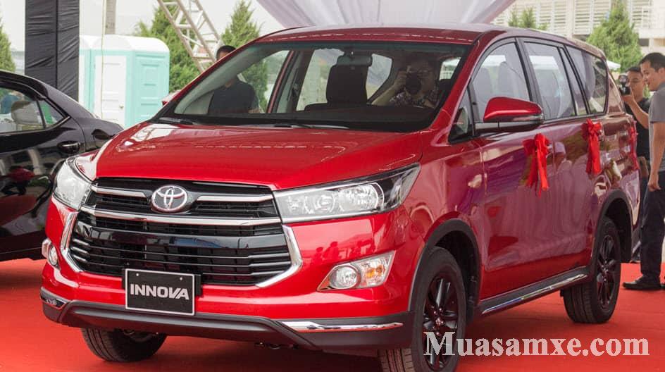 Đánh giá ngoại thất Toyota Innova 2018 kèm động cơ vận hành 12