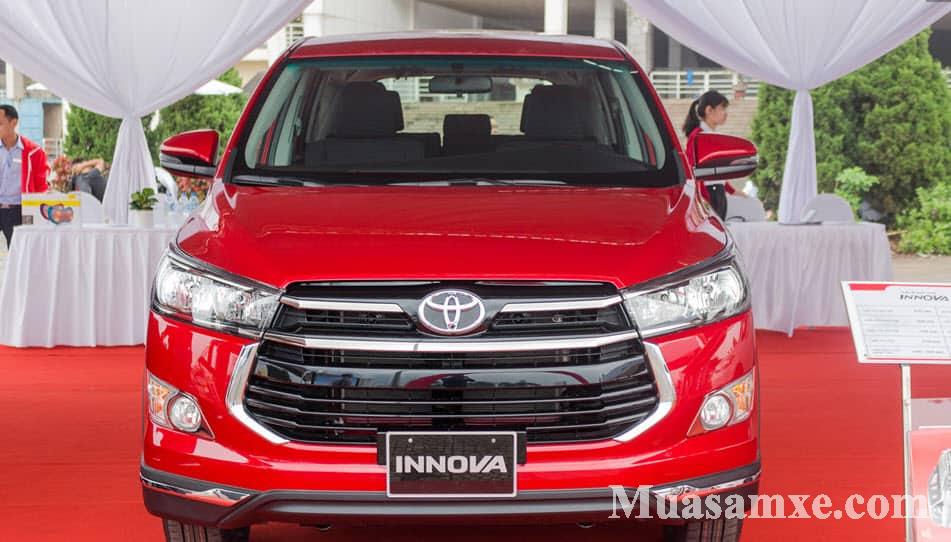 Đánh giá ngoại thất Toyota Innova 2018 kèm động cơ vận hành 14