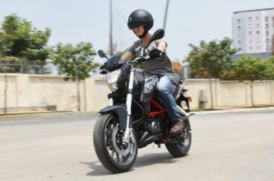 Cảm nhận Benelli TNT 175 qua khả năng vận hành thực tế lái