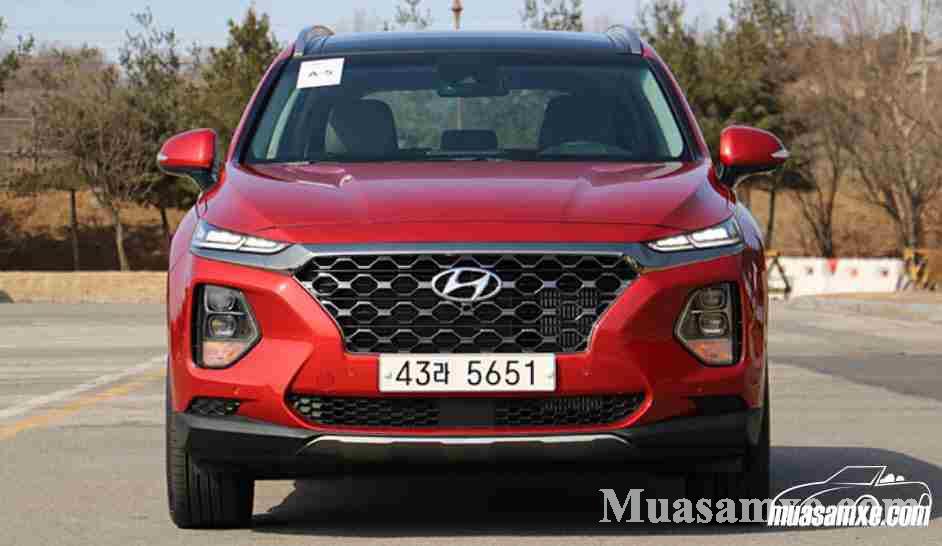 Đánh giá xe Hyundai Santa Fe 2019 qua khả năng vận hành thực tế lái 1