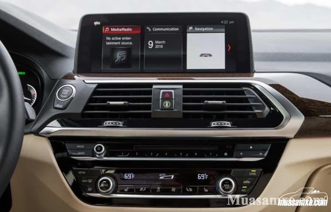 Màn hình và cụm điều hòa trung tâm trên BMW X3 2019