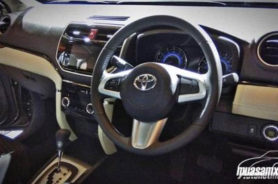 Đánh giá nội thất Toyota Rush 2019 kèm động cơ vận hành