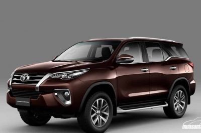 Giá xe Toyota tháng 7/2018: Ra mắt xe Hilux, Fortuner và Hiace mới