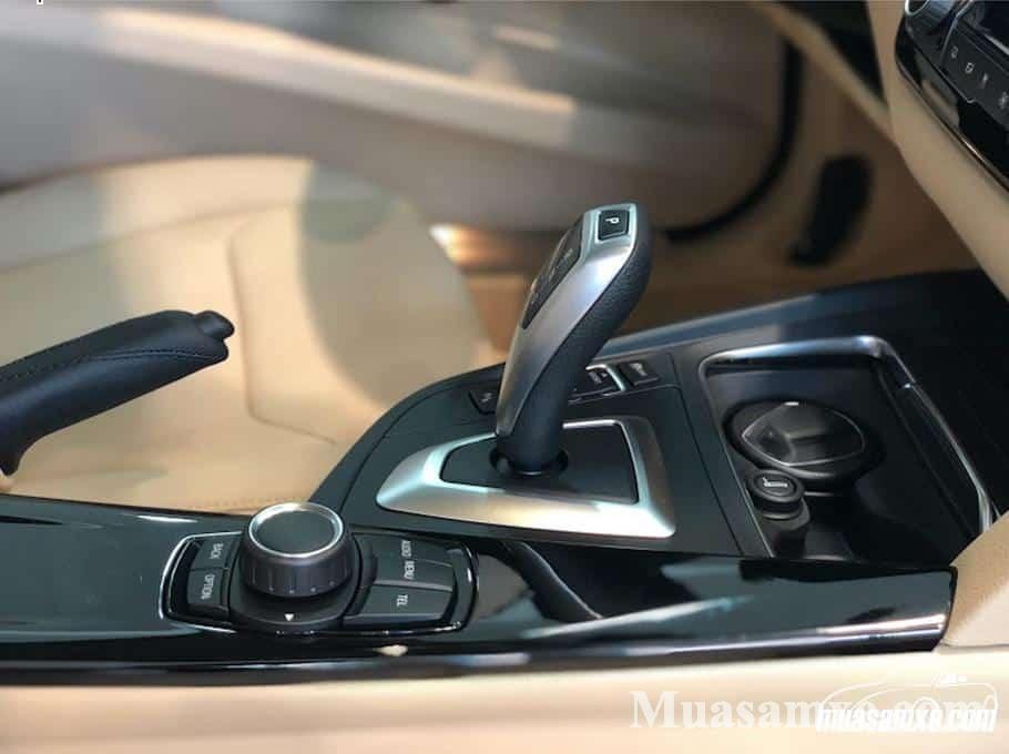 Nội thất BMW 320i 2018