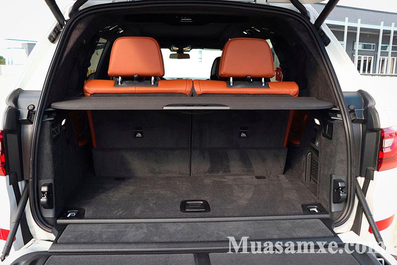 Được trang bị hệ thống treo khí nén nên X7 2019 có thể nâng hạng gầm để thuận tiện cho việc sắp xếp hành lý