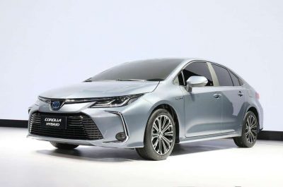 Toyota Sedan Corolla Hybrid 2019 – 2020 lộ diện với thiết kế mới