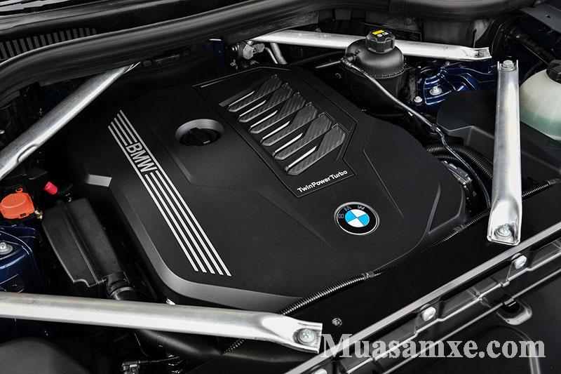 X5 được trang bị động cơ xăng I6 ( 6 xi - lanh ) thẳng hàng