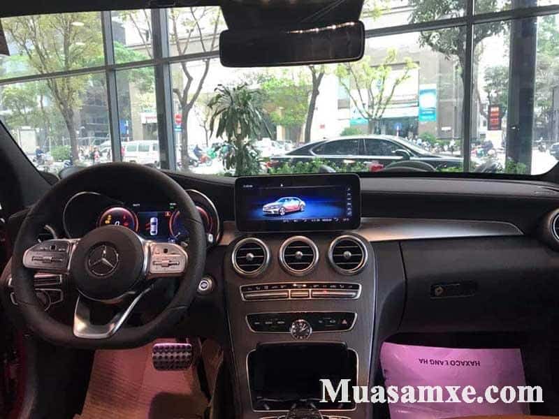 Khoang lái Mercedes C300 AMG 2019