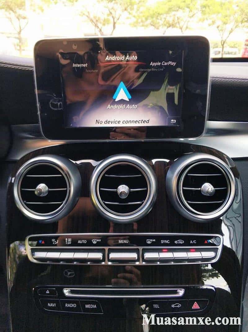 Màn hình điều khiển trung tâm Mercedes GLC 200 2019