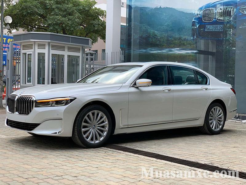 Thiết kế ngoại thất 740Li hiện đại và bề thế nhưng không thô cứng