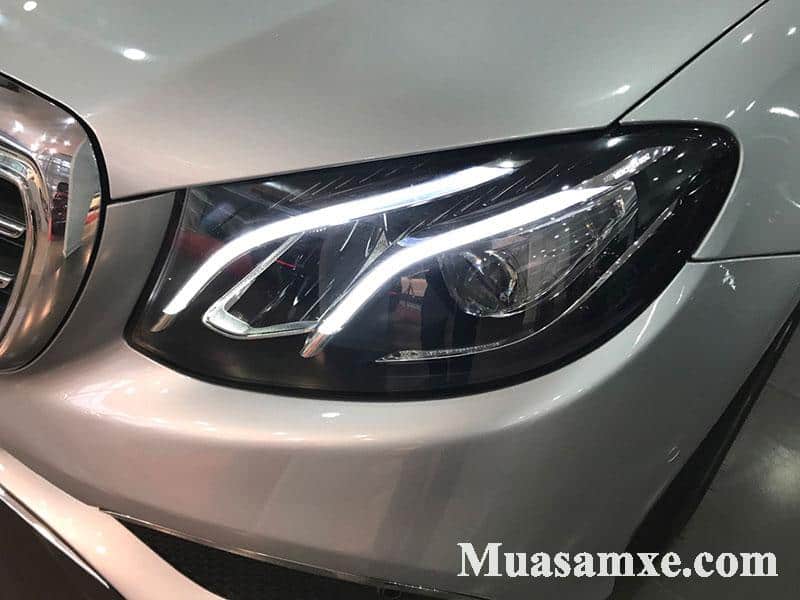 Đèn chiếu sáng Mercedes E200 2019