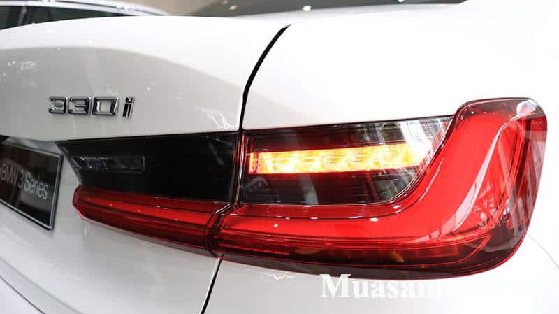 Đèn hậu thiết kế mới BMW 330i M Sport 2019
