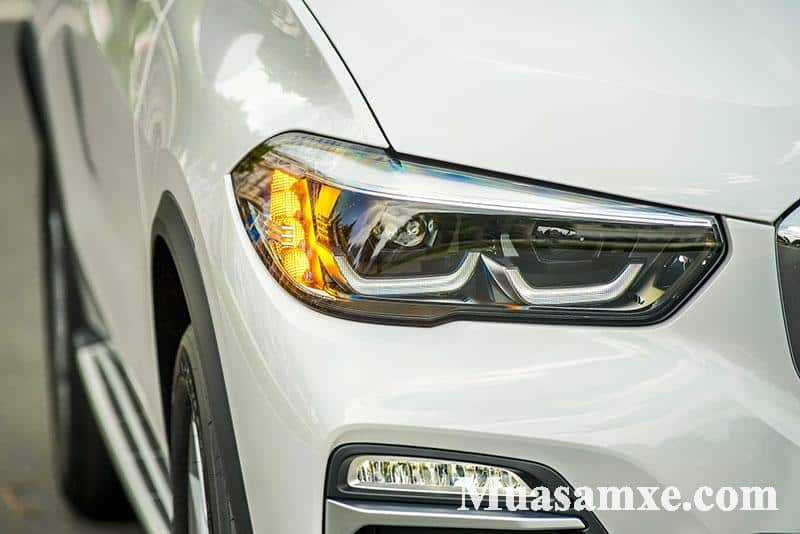Cụm đèn chiếu sáng Adaptive LED mặt trước BMW X5 xDrive40i 2019