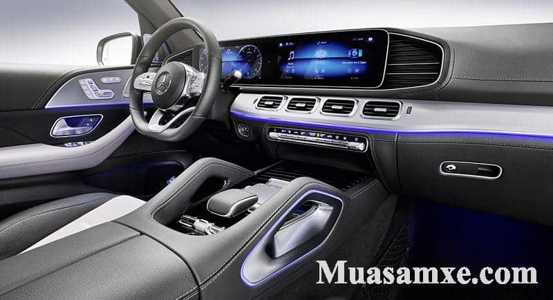 Khoang lái Mercedes GLE 450 2020