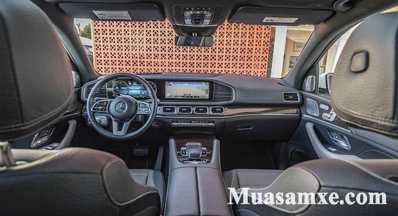 Khoang lái Mercedes GLE 450 2020