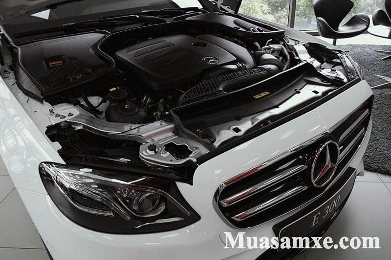 Đông cơ Mercedes E300 AMG 2019