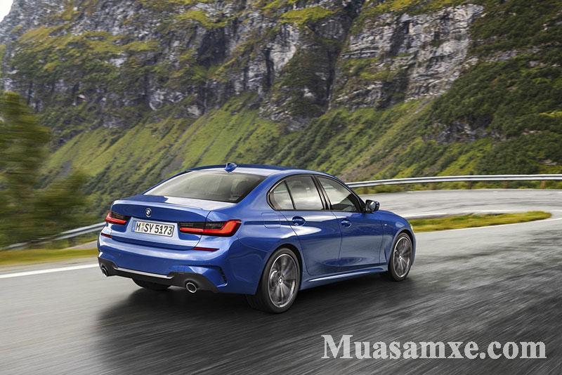 Đánh giá khả năng vận hành BMW 330i 2020: cảm giác lái thể thao và nhỏ gọn hơn kích thước thực tế