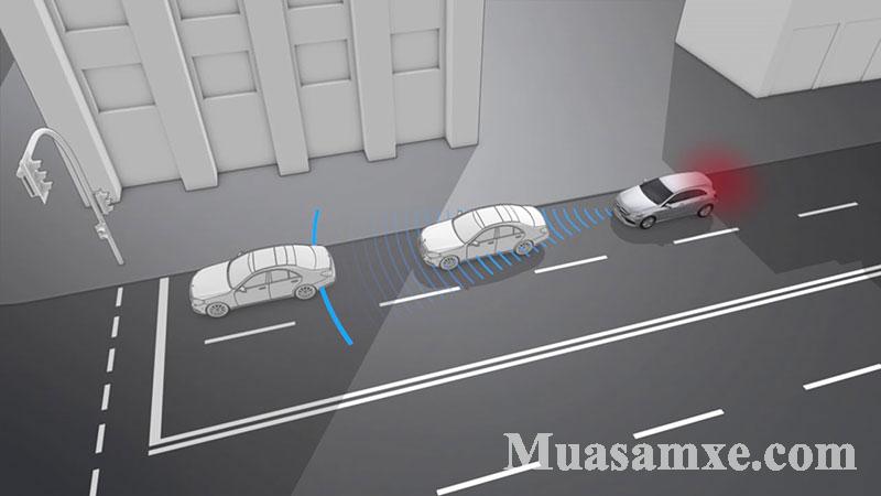 Hệ thống Pre-safe sẽ phối hợp hoạt động với các hệ thống an toàn khác trên Mercedes