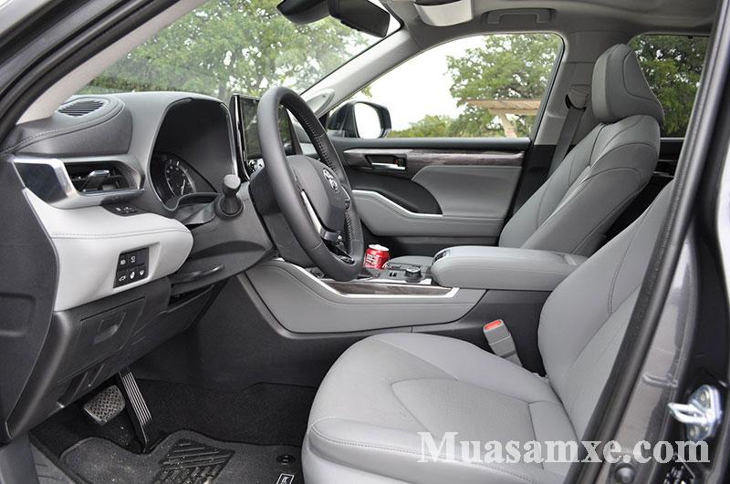 Hàng ghế trước Highlander 2020 ngồi thoải mái, ghế trước chỉnh điện