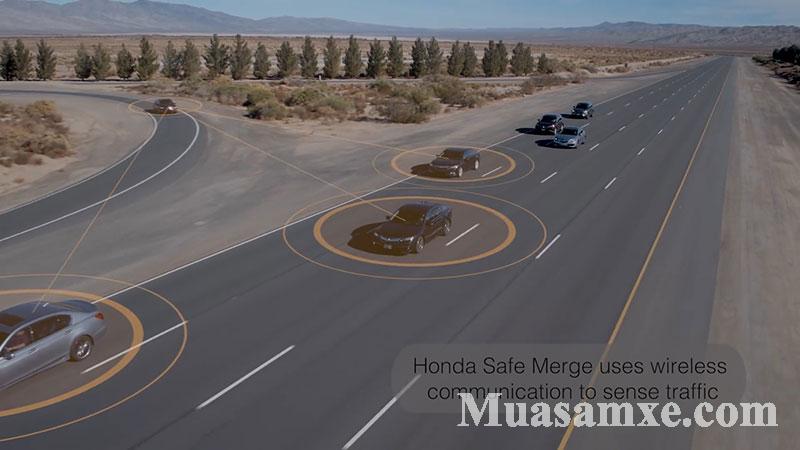 Công nghệ SAFE WARM sẽ giúp các xe ô tô Honda tương tác với nhau, chia sẻ vị trí và tốc độ để ngăn chặn tai nạn